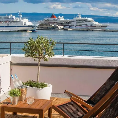 Couette-café Belvedere Luxury - Breathtaking View Split